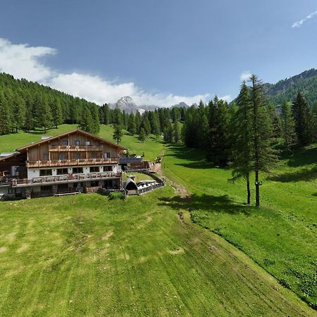 Hotel Rifugio Flora Alpina Passo San Pellegrino Exterior foto