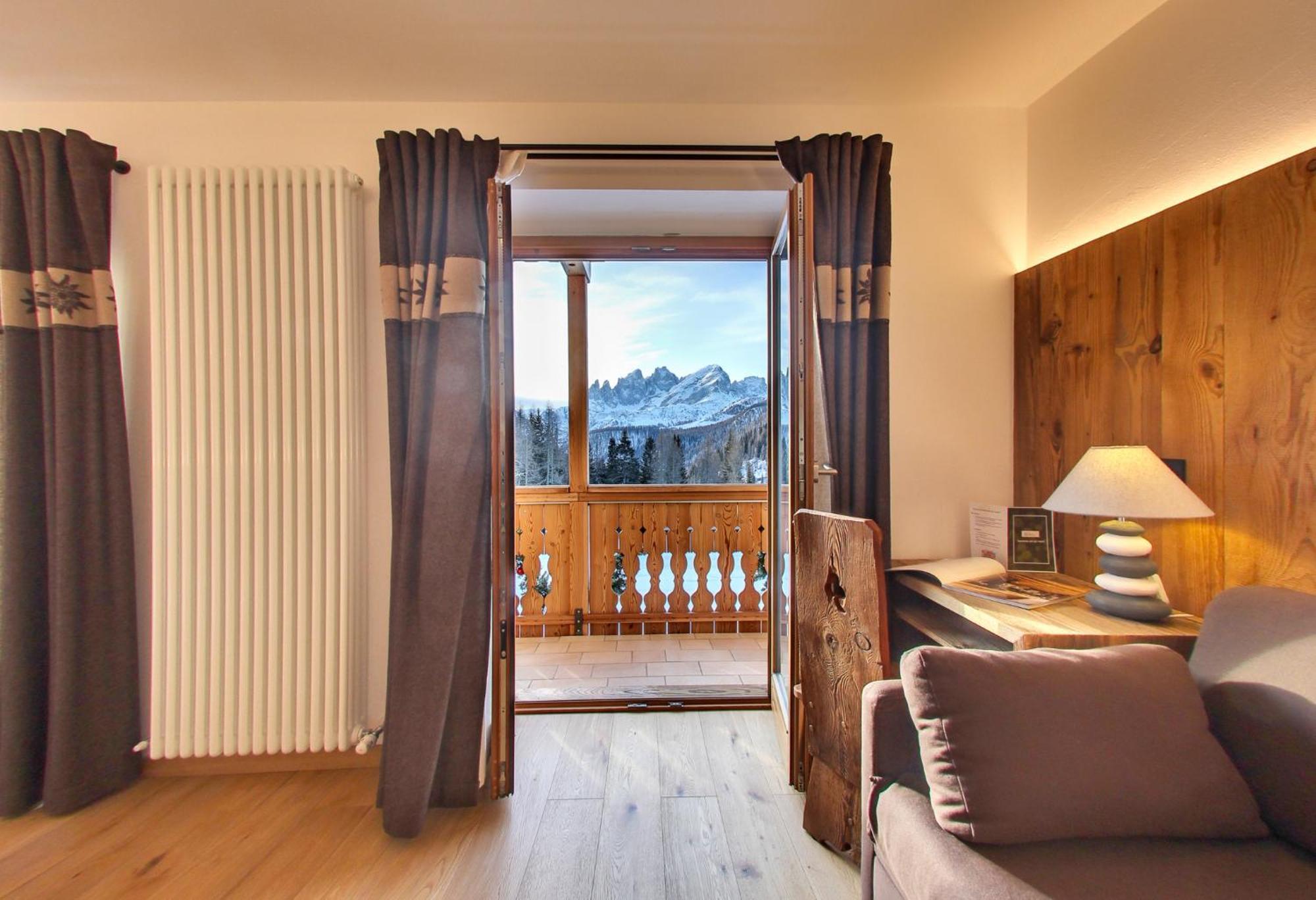 Hotel Rifugio Flora Alpina Passo San Pellegrino Exterior foto