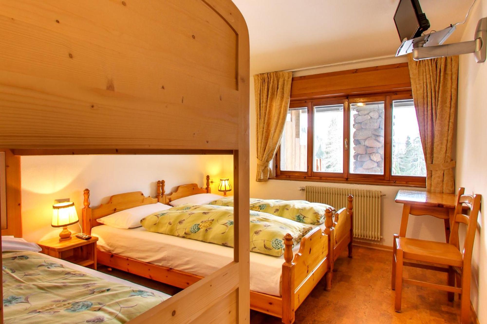 Hotel Rifugio Flora Alpina Passo San Pellegrino Exterior foto