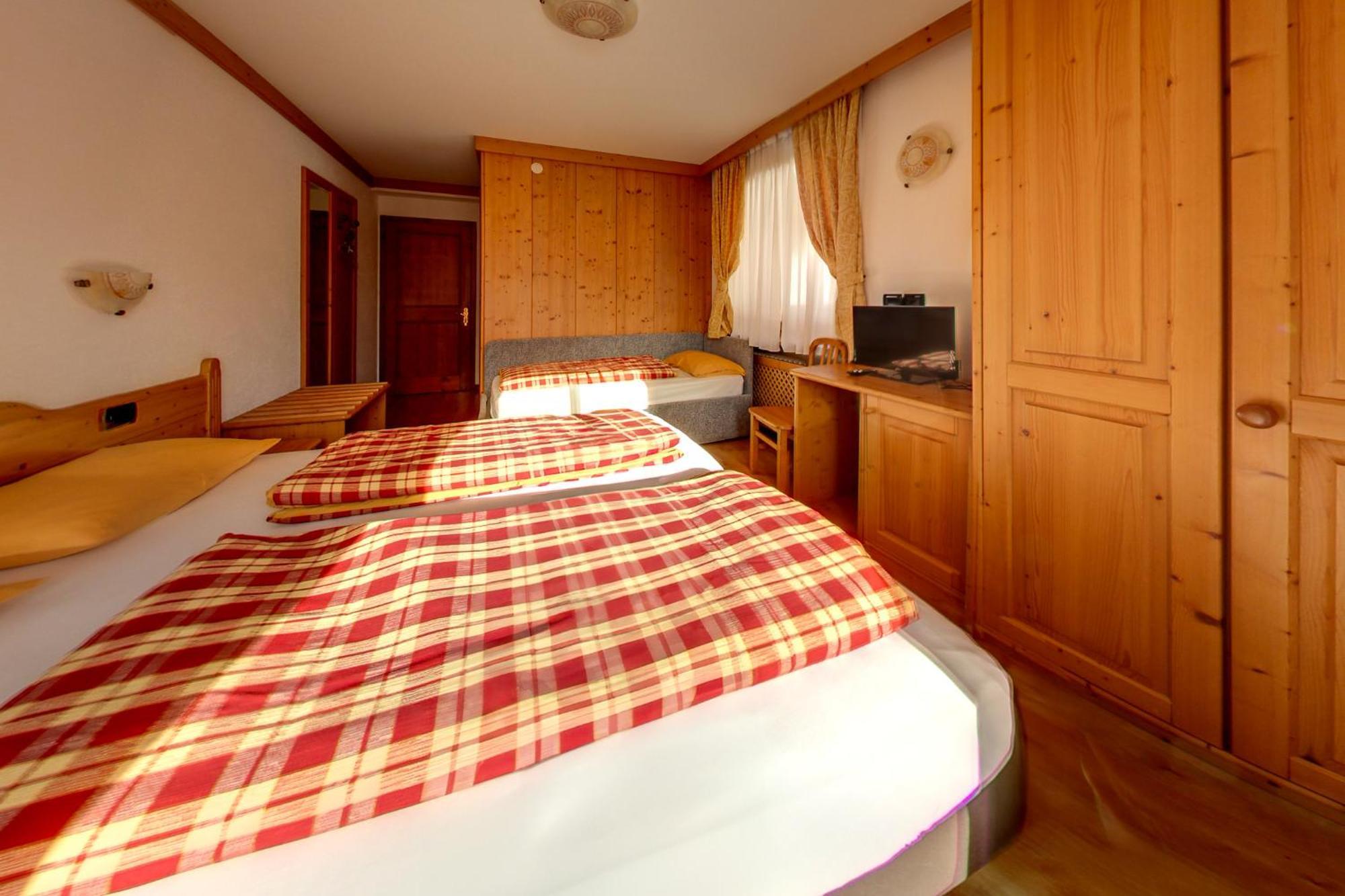 Hotel Rifugio Flora Alpina Passo San Pellegrino Exterior foto